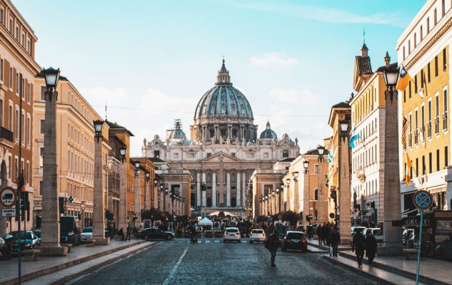 La Basilica di San Pietro, la più grande basilica cristiana al mondo