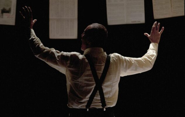 Manca solo Mozart: lo spettacolo di Marco Simeoli al Teatro Sala Umberto
