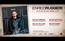 Enrico Ruggeri in concerto a Roma nel 2022 con il suo album "La Rivoluzione"