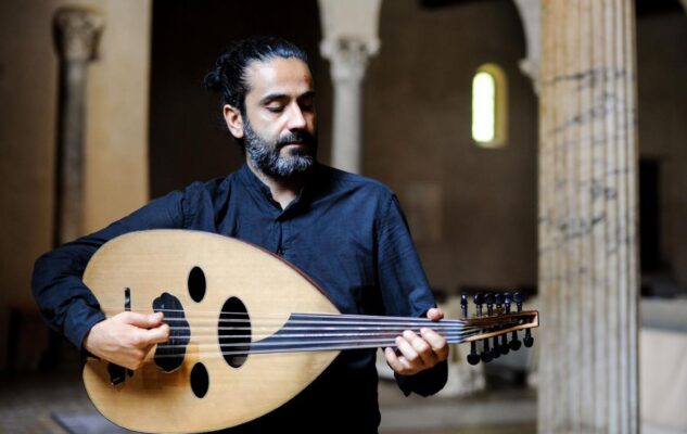 Pejman Tadayon a Roma nel 2022 con le musiche della tradizione persiana