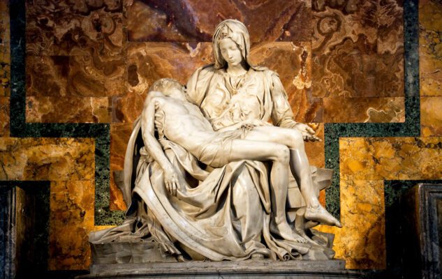 La Pietà di Michelangelo, meraviglia artistica che colpisce il cuore