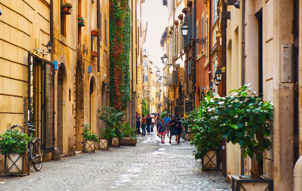 Via dei Coronari, una delle 10 strade più belle del mondo