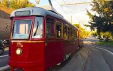 Roma in tram storico: un tour speciale con aperitivo e visita guidata il 25 maggio 2025