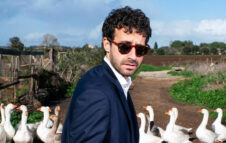 Edoardo Ferrario torna a teatro a Roma con "Performante" al Teatro Brancaccio