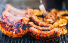 Sagra delle Zazzicchie e Verole 2025: a Gerano si festeggia l’autunno con salsicce e castagne