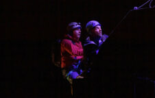 Lodo Guenzi in scena a Roma nel 2026 con la storia vera “Toccando il vuoto” al Teatro Sala Umberto