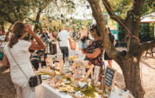 Dallo yoga allo street food sotto gli alberi: il Bonfire Market torna per una nuova edizione