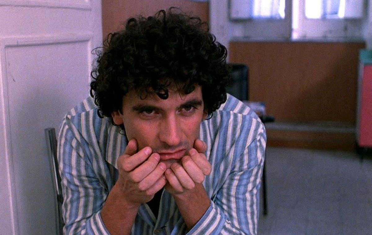 Fotogramma del film “Ricomincio da tre” di Massimo Troisi