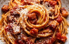 Torna la Sagra degli Spaghetti all’Amatriciana: Benji & Fede, Luca Ward, show di droni e piatti tipici