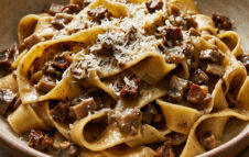 Sagra delle Tacchie ai Funghi Porcini: a Bellegra si festeggia tra sbandieratori e sapori d'autunno
